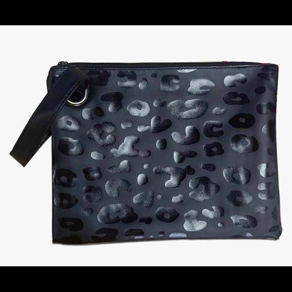 Cute wristlet Leopard Pattern in Black - Picture 3 of 10